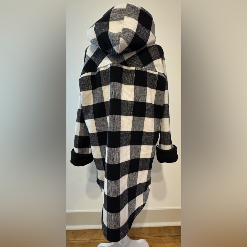 NEW RDI Black & White Buffalo Plaid Long Coat Faux Shearling Hood & Cuffs Size M - Picture 3 of 6